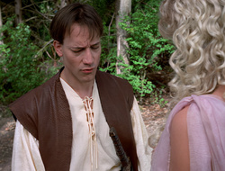 extant_XenaWarriorPrincess_2x16-ForHimtheBellTolls_01309