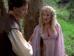 extant_XenaWarriorPrincess_2x16-ForHimtheBellTolls_01320