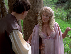 extant_XenaWarriorPrincess_2x16-ForHimtheBellTolls_01322