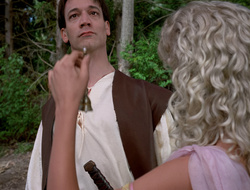 extant_XenaWarriorPrincess_2x16-ForHimtheBellTolls_01326
