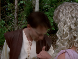 extant_XenaWarriorPrincess_2x16-ForHimtheBellTolls_01335