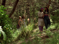 extant_XenaWarriorPrincess_2x16-ForHimtheBellTolls_01357