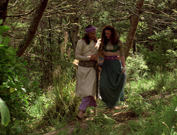 extant_XenaWarriorPrincess_2x16-ForHimtheBellTolls_01361