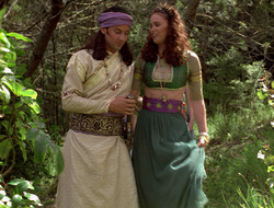 extant_XenaWarriorPrincess_2x16-ForHimtheBellTolls_01371