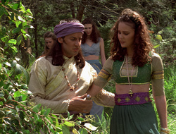 extant_XenaWarriorPrincess_2x16-ForHimtheBellTolls_01376