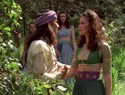 extant_XenaWarriorPrincess_2x16-ForHimtheBellTolls_01377
