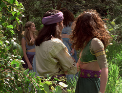 extant_XenaWarriorPrincess_2x16-ForHimtheBellTolls_01379