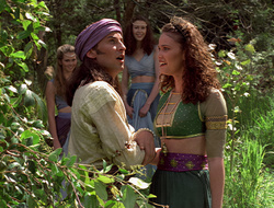 extant_XenaWarriorPrincess_2x16-ForHimtheBellTolls_01382