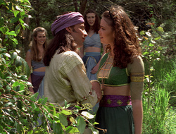 extant_XenaWarriorPrincess_2x16-ForHimtheBellTolls_01384