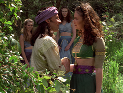 extant_XenaWarriorPrincess_2x16-ForHimtheBellTolls_01385