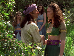 extant_XenaWarriorPrincess_2x16-ForHimtheBellTolls_01387