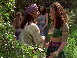 extant_XenaWarriorPrincess_2x16-ForHimtheBellTolls_01388