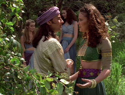extant_XenaWarriorPrincess_2x16-ForHimtheBellTolls_01389