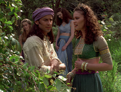 extant_XenaWarriorPrincess_2x16-ForHimtheBellTolls_01391