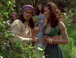 extant_XenaWarriorPrincess_2x16-ForHimtheBellTolls_01394