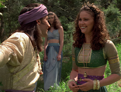 extant_XenaWarriorPrincess_2x16-ForHimtheBellTolls_01401