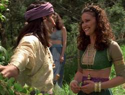 extant_XenaWarriorPrincess_2x16-ForHimtheBellTolls_01402
