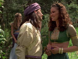 extant_XenaWarriorPrincess_2x16-ForHimtheBellTolls_01403