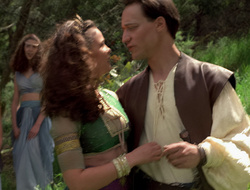 extant_XenaWarriorPrincess_2x16-ForHimtheBellTolls_01409