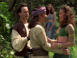 extant_XenaWarriorPrincess_2x16-ForHimtheBellTolls_01422