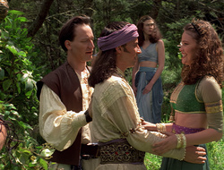 extant_XenaWarriorPrincess_2x16-ForHimtheBellTolls_01423