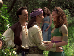 extant_XenaWarriorPrincess_2x16-ForHimtheBellTolls_01426