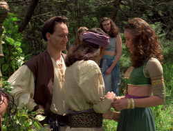 extant_XenaWarriorPrincess_2x16-ForHimtheBellTolls_01428