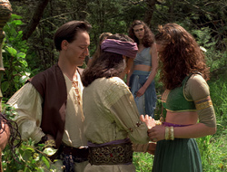 extant_XenaWarriorPrincess_2x16-ForHimtheBellTolls_01429