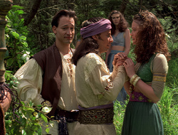 extant_XenaWarriorPrincess_2x16-ForHimtheBellTolls_01431