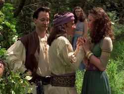 extant_XenaWarriorPrincess_2x16-ForHimtheBellTolls_01432