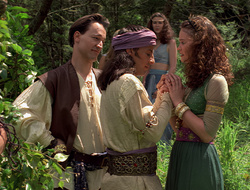 extant_XenaWarriorPrincess_2x16-ForHimtheBellTolls_01433