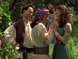 extant_XenaWarriorPrincess_2x16-ForHimtheBellTolls_01434