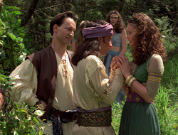 extant_XenaWarriorPrincess_2x16-ForHimtheBellTolls_01435