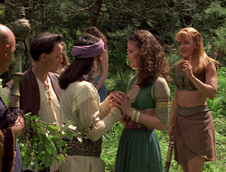 extant_XenaWarriorPrincess_2x16-ForHimtheBellTolls_01444