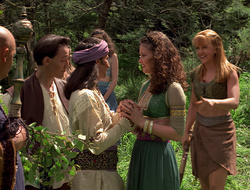 extant_XenaWarriorPrincess_2x16-ForHimtheBellTolls_01445