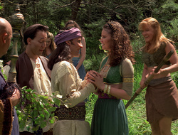 extant_XenaWarriorPrincess_2x16-ForHimtheBellTolls_01446