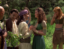 extant_XenaWarriorPrincess_2x16-ForHimtheBellTolls_01447