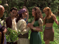 extant_XenaWarriorPrincess_2x16-ForHimtheBellTolls_01448