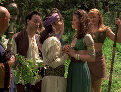 extant_XenaWarriorPrincess_2x16-ForHimtheBellTolls_01454