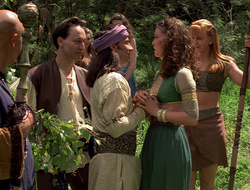 extant_XenaWarriorPrincess_2x16-ForHimtheBellTolls_01460