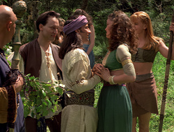 extant_XenaWarriorPrincess_2x16-ForHimtheBellTolls_01461