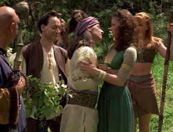 extant_XenaWarriorPrincess_2x16-ForHimtheBellTolls_01463