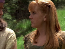 extant_XenaWarriorPrincess_2x16-ForHimtheBellTolls_01472