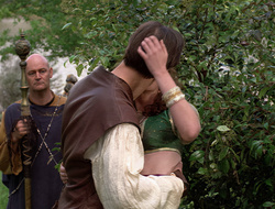 extant_XenaWarriorPrincess_2x16-ForHimtheBellTolls_01482