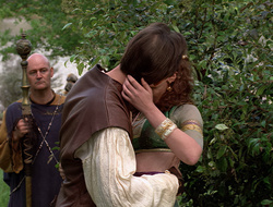 extant_XenaWarriorPrincess_2x16-ForHimtheBellTolls_01485