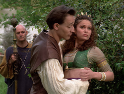 extant_XenaWarriorPrincess_2x16-ForHimtheBellTolls_01486