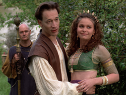 extant_XenaWarriorPrincess_2x16-ForHimtheBellTolls_01488