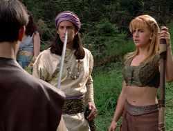 extant_XenaWarriorPrincess_2x16-ForHimtheBellTolls_01506