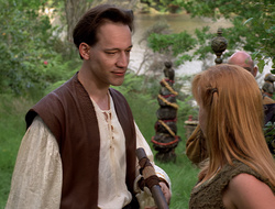 extant_XenaWarriorPrincess_2x16-ForHimtheBellTolls_01510
