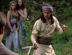 extant_XenaWarriorPrincess_2x16-ForHimtheBellTolls_01518